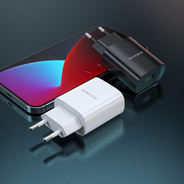 Borofone Ładowarka sieciowa BN1 Innovative - USB - 2,1A z kablem USB na Typ C biała - obrazek 5