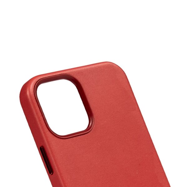 Crong Essential Cover - Etui ze skóry ekologicznej iPhone 12 / iPhone 12 Pro (czerwony) - obrazek 6